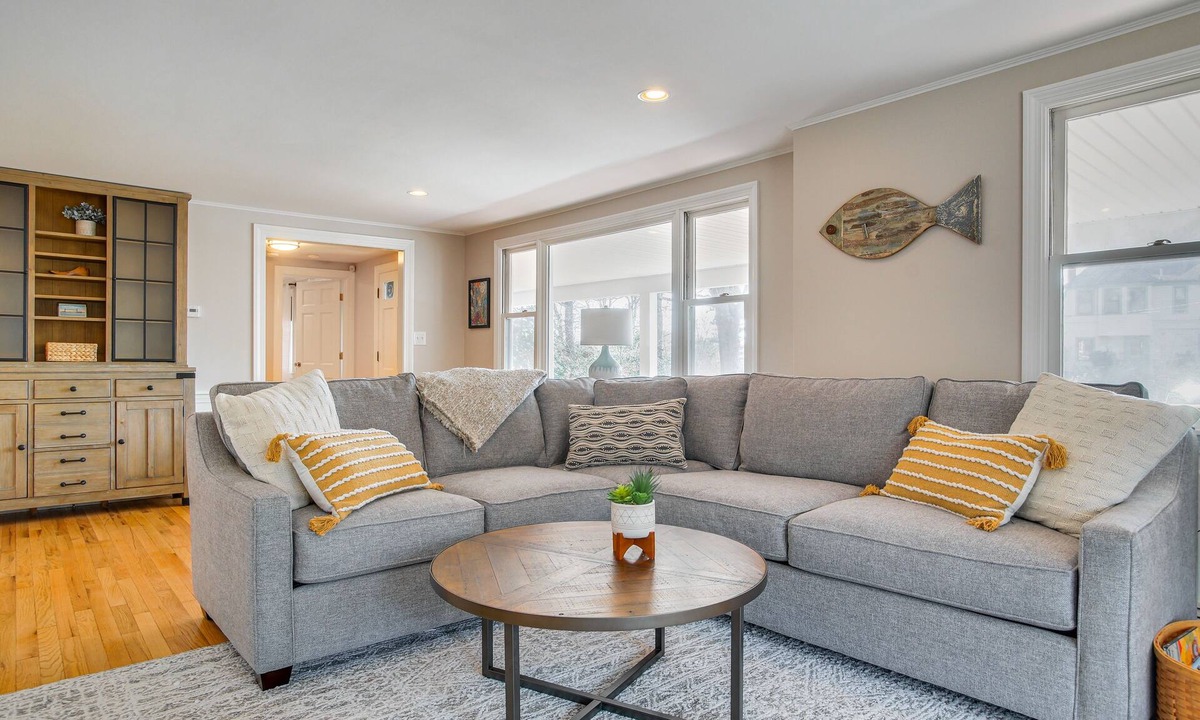 Cataumet House | 1 Mi to Beach: Cape Code Family Retreat w/Patio