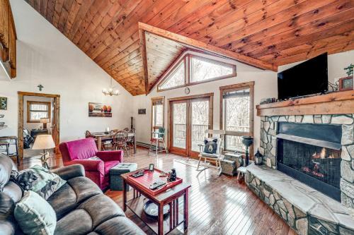 Charter Hills House | 1 Mi to Beech Mtn Skiing: Family Cabin w/Fire Pit