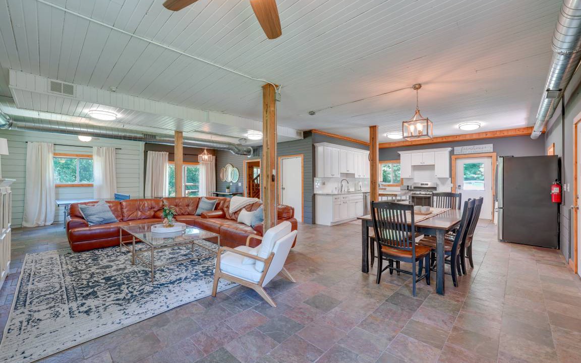 Warrenville House | 148 m² House ∙ 2 bedrooms ∙ 8 guests