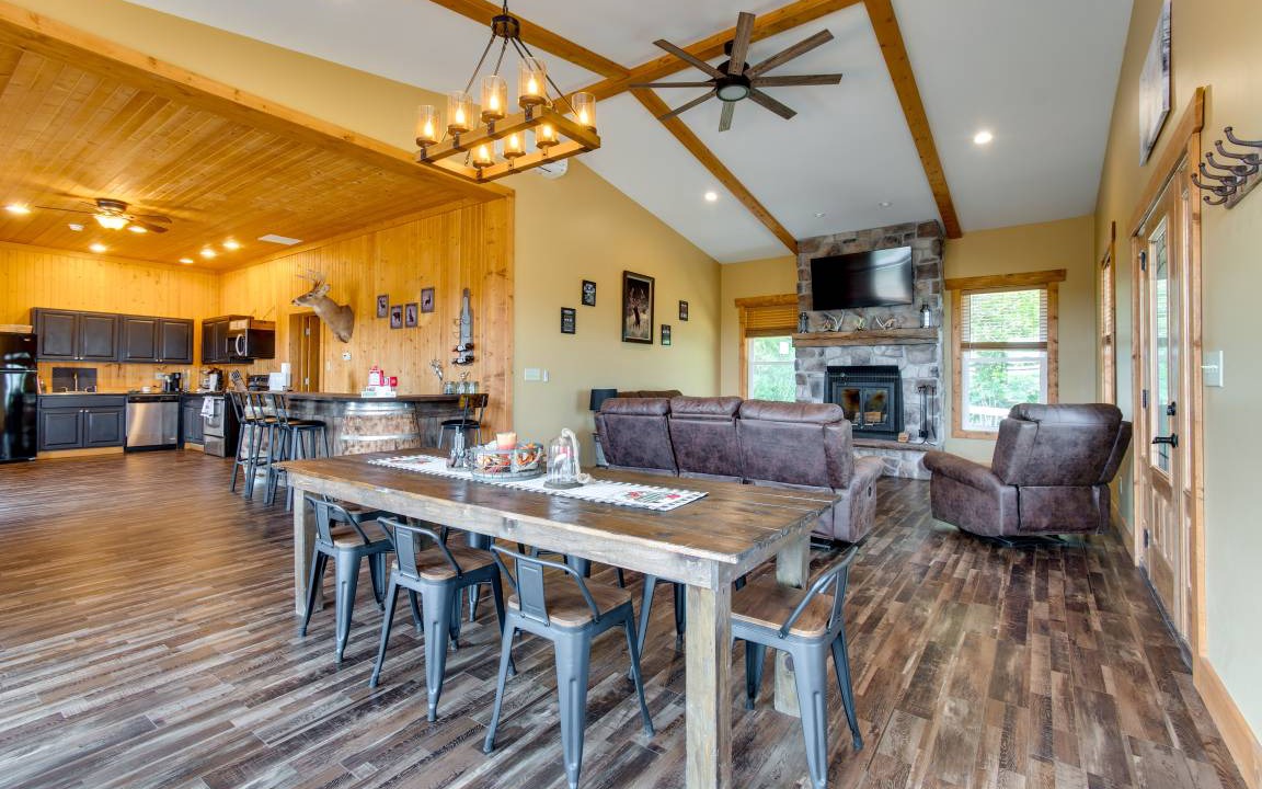 Huntsville House | 167 m² House ∙ 2 bedrooms ∙ 8 guests