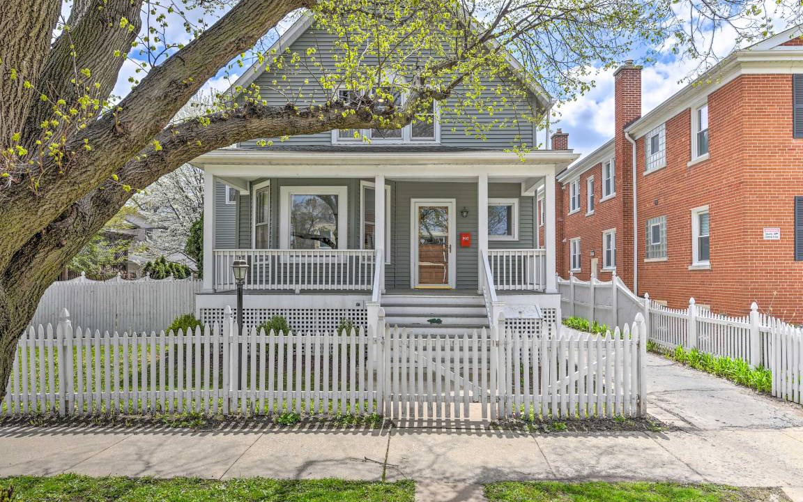 Oak Park House | 167 m² House ∙ 3 bedrooms ∙ 6 guests