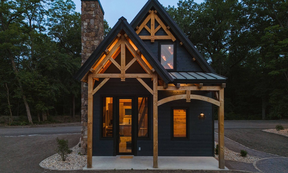 Laura House | #18 Loon Landing