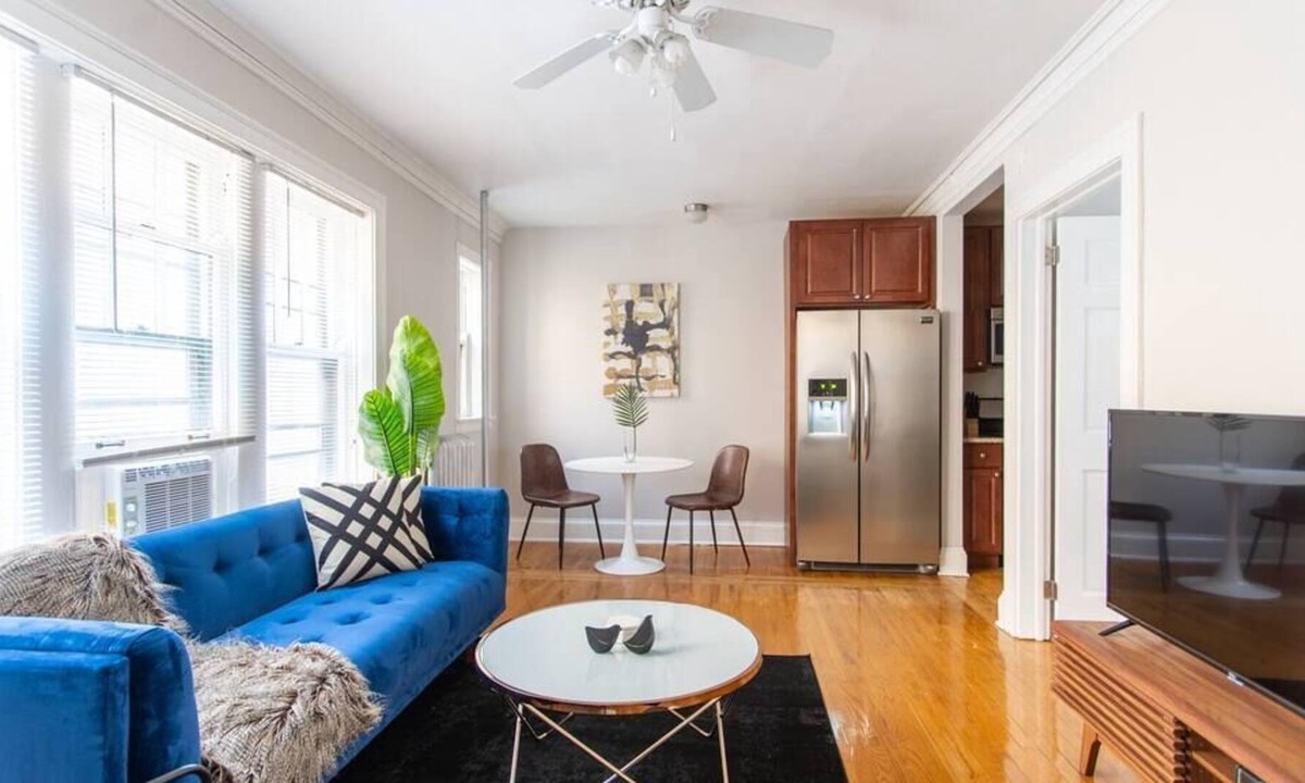 Ravenswood Apartment | 1BR Modern Apartment in Lincoln Square