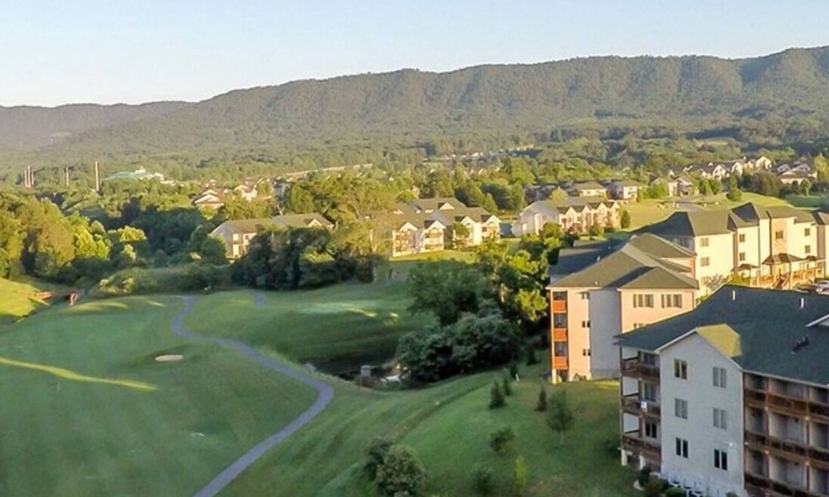 McGaheysville Resort | 2 bdr, 2 baths, golf, spa, water park for FAMILY FUN in Virginia