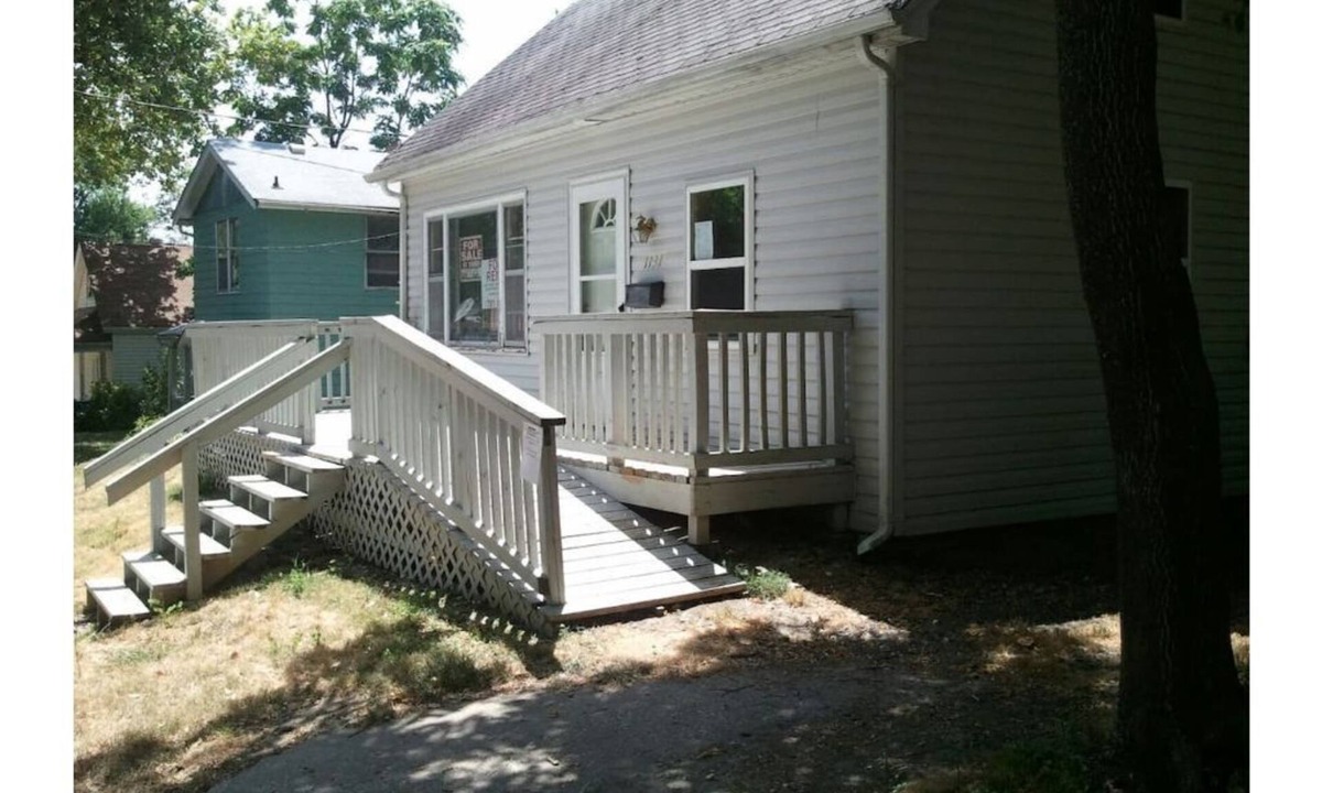 Alton House | 2 Bedroom Furnished Home Away From Home