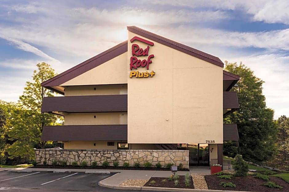 Willowbrook Hotel | 2-Star Hotel ∙ Red Roof Inn PLUS Chicago - Willowbrook