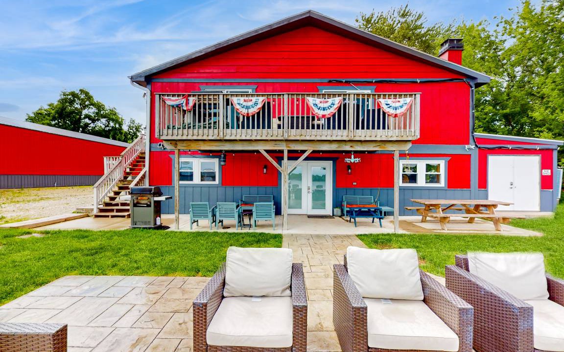 Channel Lake House | 269 m² House ∙ 6 bedrooms ∙ 25 guests