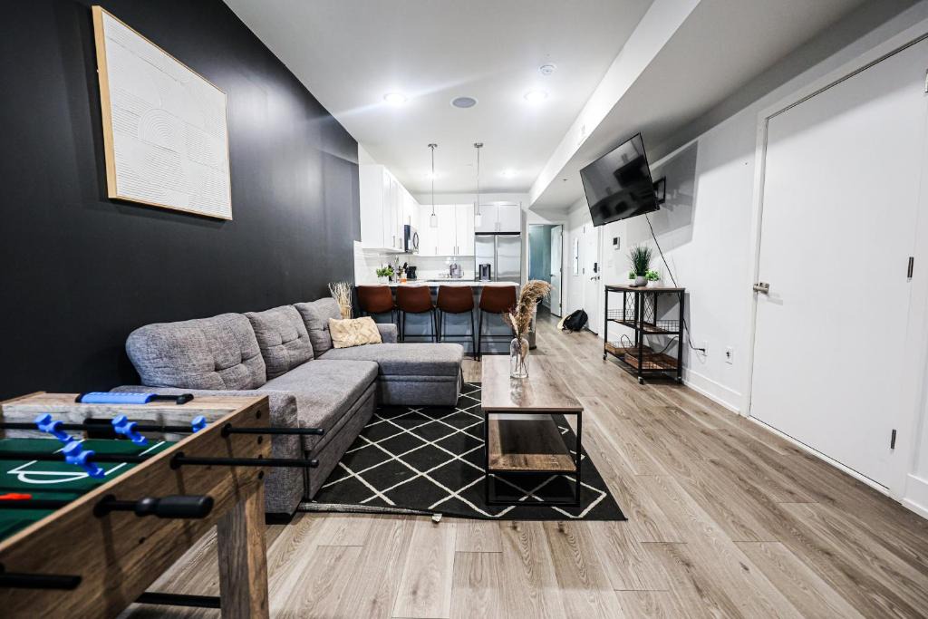 North Philadelphia East Apartment | 2Bed2BathCentralSpaciousWIFITempleSleeps6