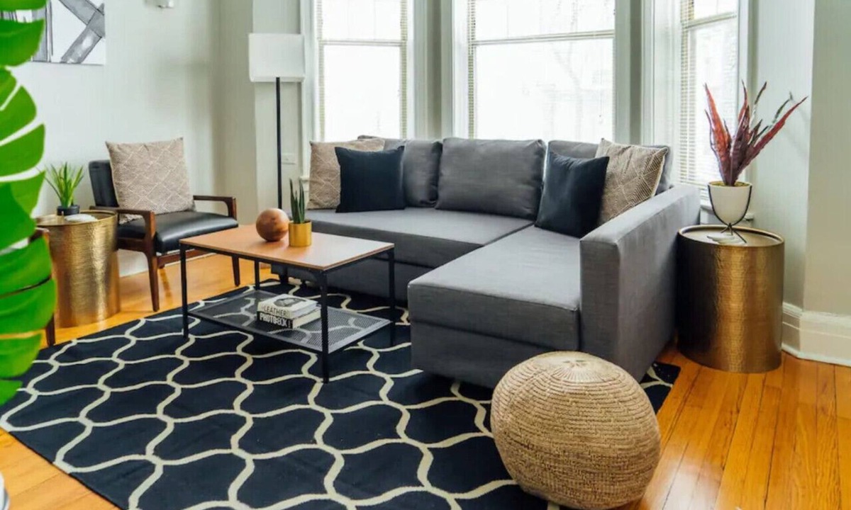 Wrigleyville Apartment | 2BR Apartment near Diner, Shops & Wrigley Field