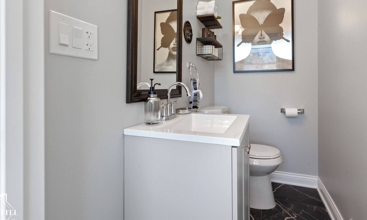 Westchester House | 3-bedroom building in lovely Westchester with AC, WiFi. Enjoy your stay