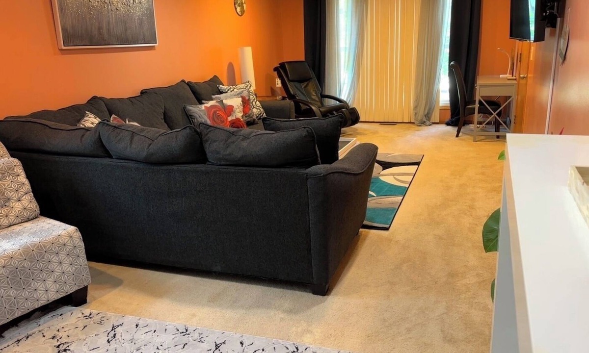 La Grange Apartment | 3 bedroom Condo on Lagrange