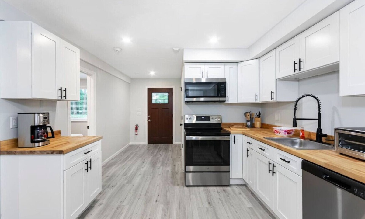 North Hampton Apartment | 3 BEDS | 10 mins to Beach | Portsmouth | Hampton*