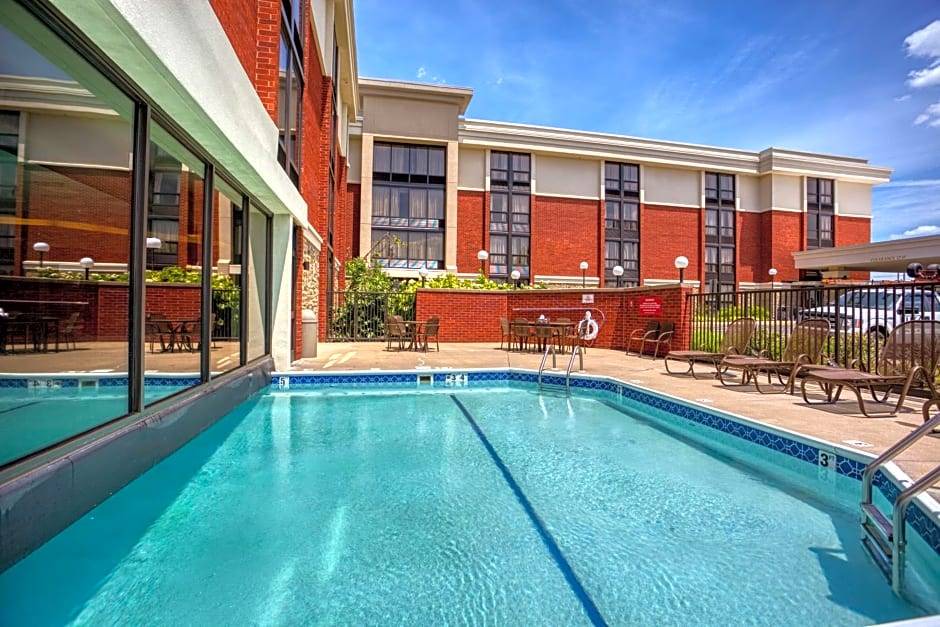 Fairview Heights Hotel | 3-Star Hotel ∙ Drury Inn & Suites St. Louis - Fairview Heights