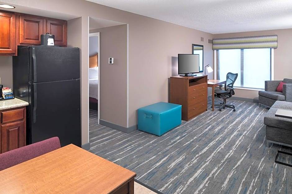 Skokie Hotel | 3-Star Hotel ∙ Hampton Inn & Suites Chicago North Shore