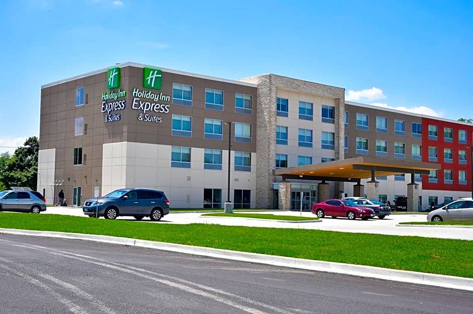 Bensenville Hotel | 3-Star Hotel ∙ Holiday Inn Express & Suites - Bensenville - O'Hare, an IHG Hotel