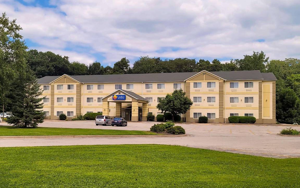 Carbon Cliff Hotel | 33 m² Hotel ∙ 127 guests