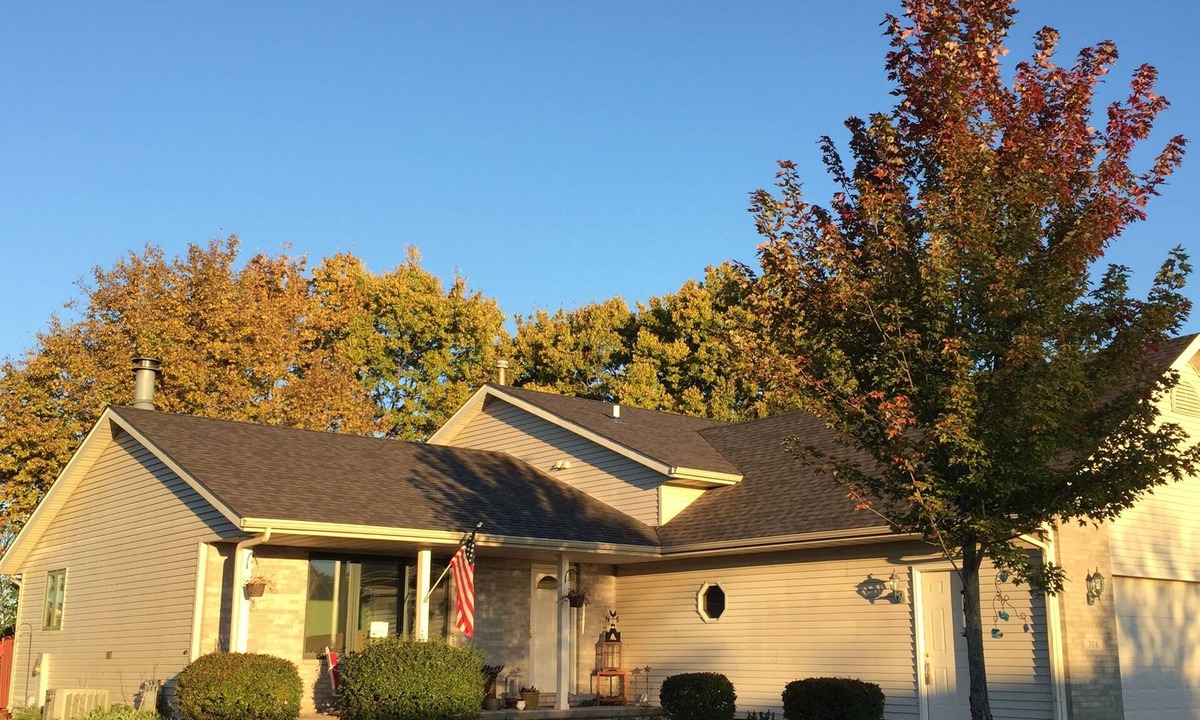 Belvidere House | 4 Bedroom Tri-level in a small Midwest town