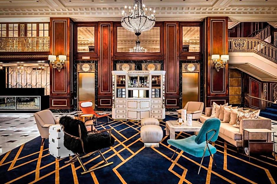 The Loop Hotel | 4-Star Hotel ∙ The Blackstone, Autograph Collection