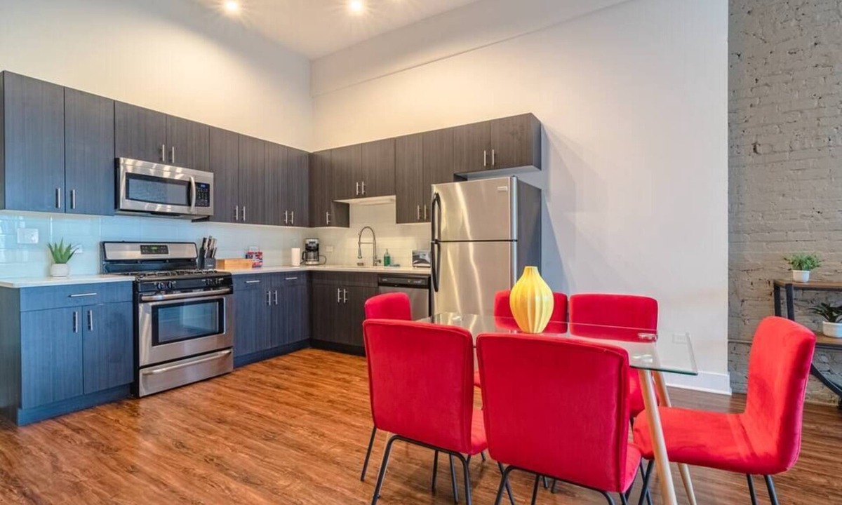Near South Side Apartment | 420 friendly 3BR/2BA heaven with optional parking and sleeps 8