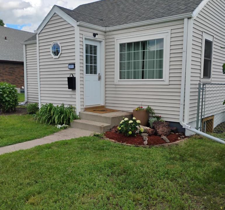 Bismarck Apartment | 5 blocks from the hospital!