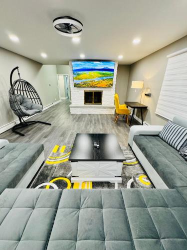 Des Plaines Villa | 5 Star Luxury Stay Near Chicago O'hare
