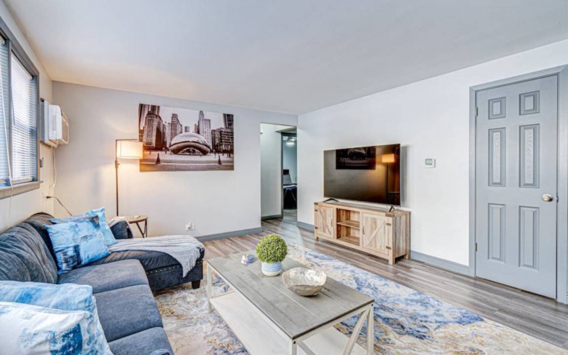 Elmwood Park Condo | 56 m² Condo ∙ 2 bedrooms ∙ 7 guests