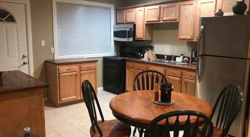 Peoria Heights House | 74 m² House ∙ 2 bedrooms ∙ 7 guests
