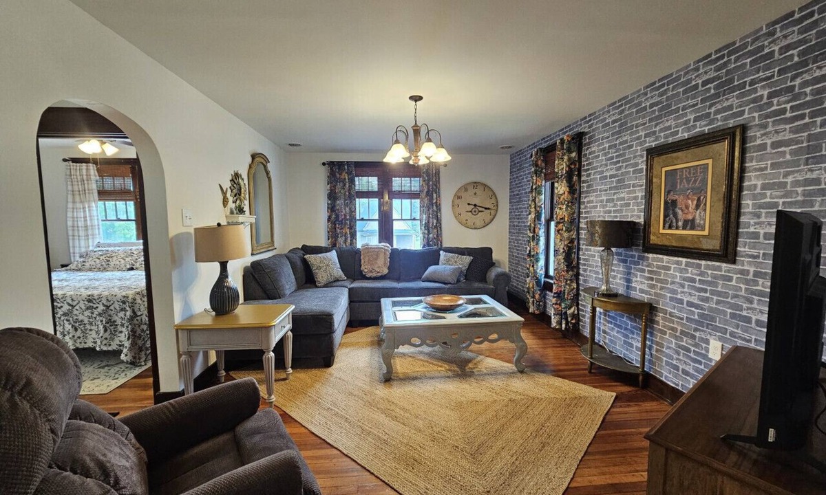 Mattoon Apartment | 803 Edgar just 5 minutes from the Emerald Acres Sports complex.