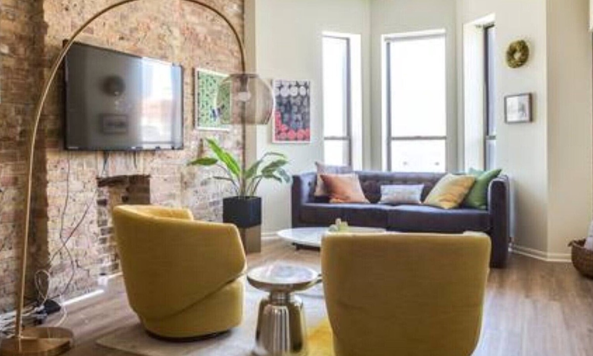 Flat | River North