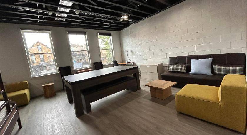 Pulaski Park Hostel | 93 m² Hostel ∙ 5 guests