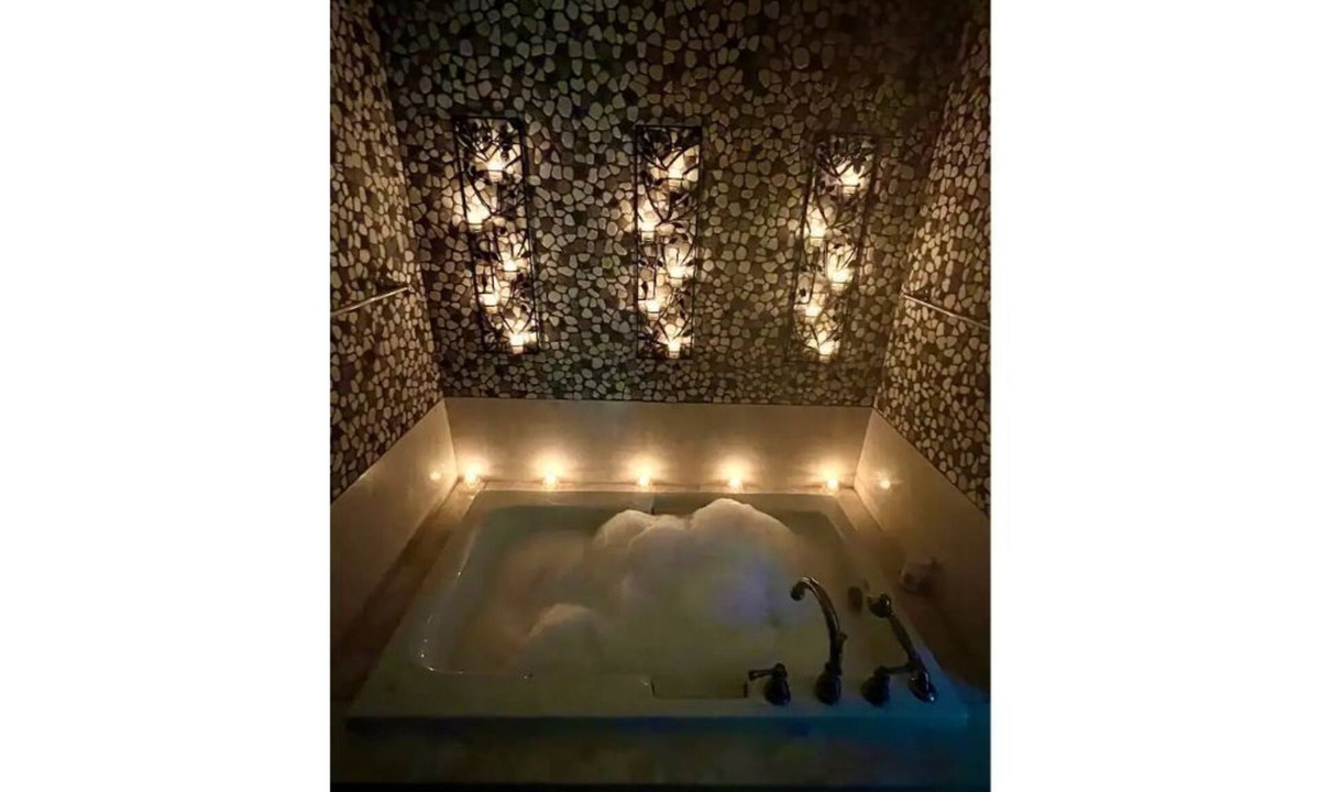 Texico House | A Place on the Water Lakefront - Spa