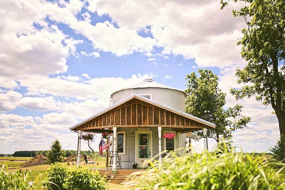 Alvan House | Alojamiento único en un granero reformado en Alvin, Illinois