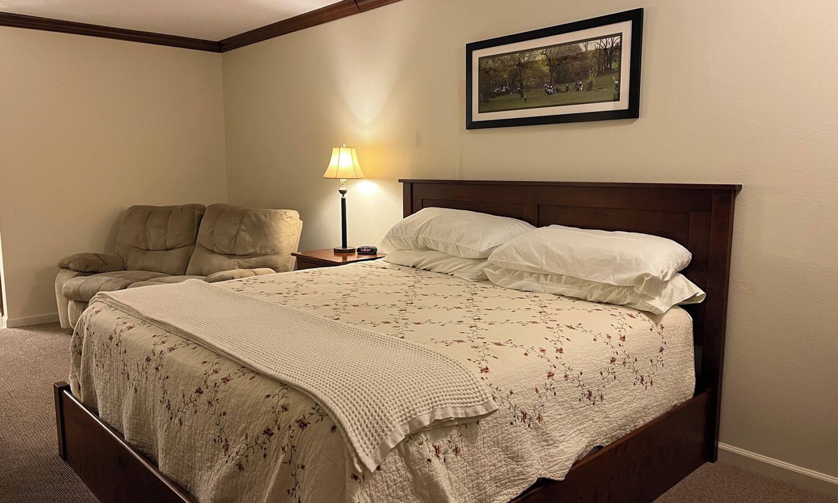 Arthur Hotel | Arthur's Country Inn