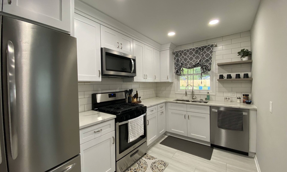Aurora Apartment | Aurora Apartment with fast Wi-Fi, in the unit laundry and garage.