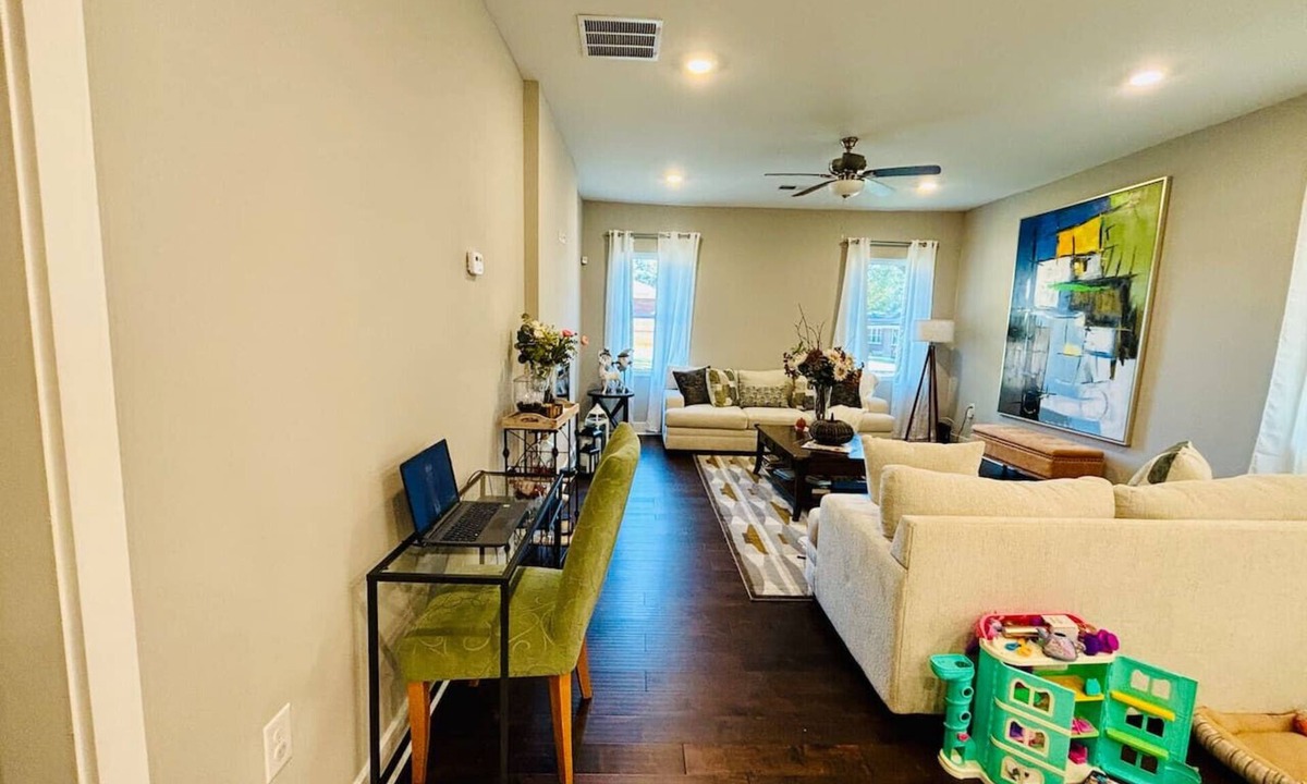 Lithonia House | Autumn Escape Fire Pit, Fest & Arabia Trails 8P 3B