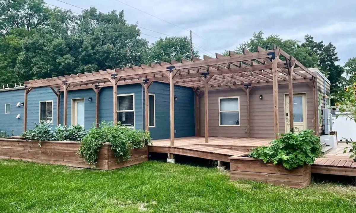 Champaign House | Award-Winning, Eco-Friendly Property