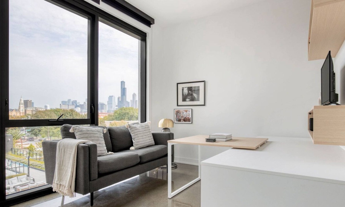 University Village / Little Italy Apartment | Awesome Pilsen Studio w/Rooftop, Dog Run & Gym, nr L, by Blueground