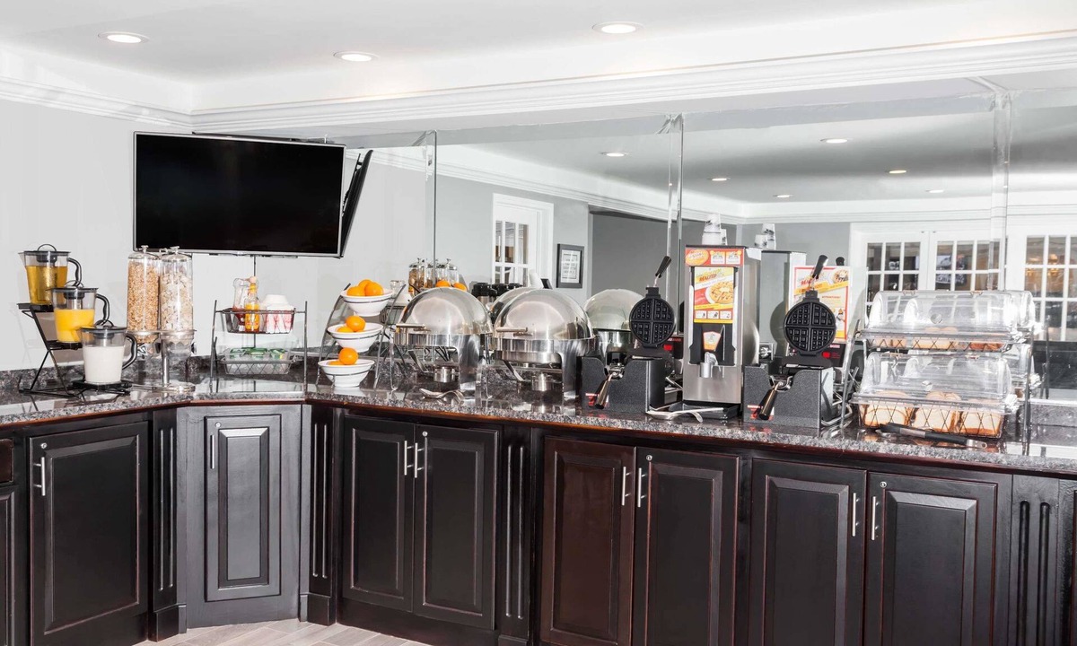 Glenview Hotel | Baymont by Wyndham Glenview