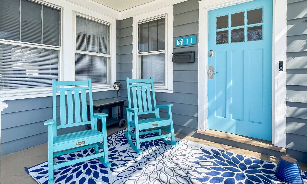 West Haven House | Beach Bungalow, walk to beach, private backyard