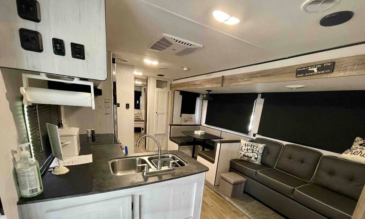 Centralia House | Beautiful 2021 camper on a ranch