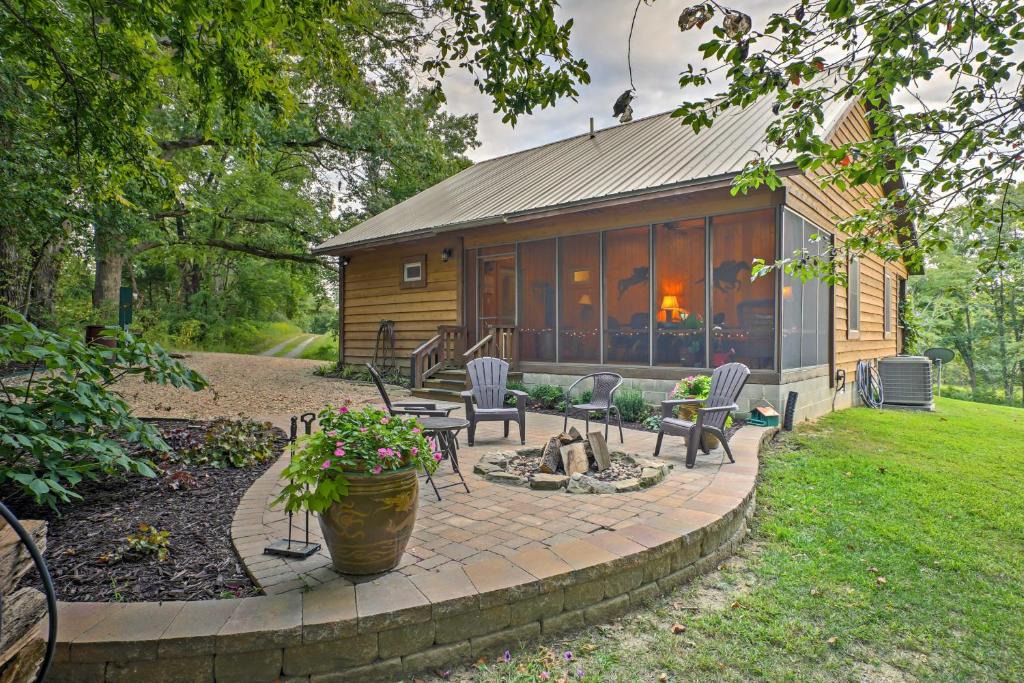 Makanda House | Beautiful Makanda Cabin in Shawnee National Forest