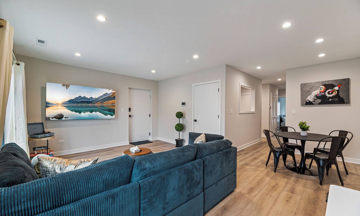 West Ridge Apartment | Beautifully Renovated 2/2 with parking, in unit laundry, king bed, brand new!