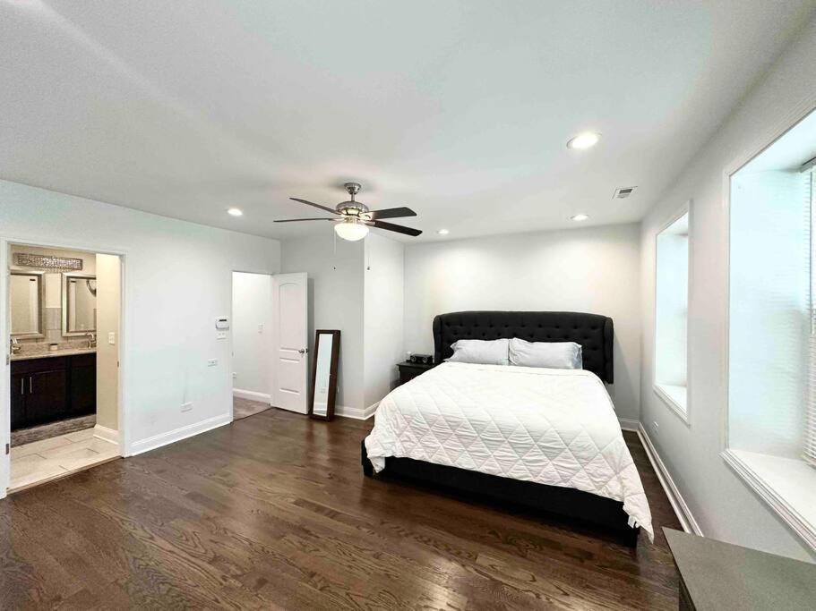 Grand Boulevard House | Beautifully Renovated House 10 mins from Downtown