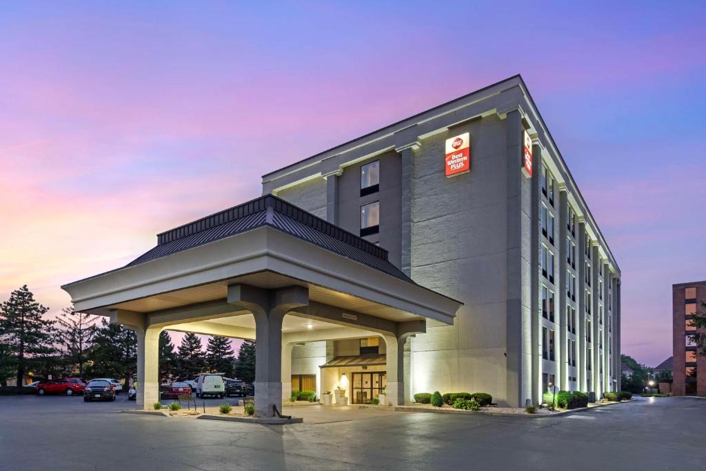 La Grange Hotel | Best Western Plus Chicagoland - Countryside