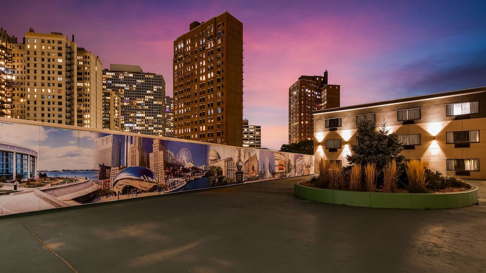 Indian Village Hotel | Best Western Plus Hyde Park Chicago Hotel