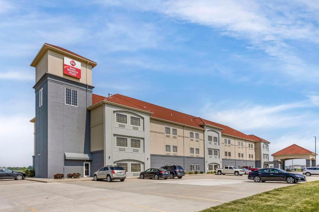 Mascoutah Hotel | Best Western Plus MidAmerica Hotel