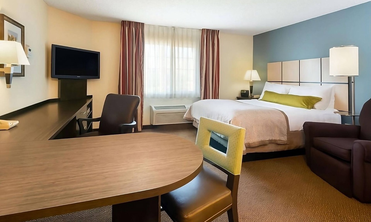 Somerset Apartment | Better Choice For Your Vacation! Prime location and Spacious unit awaits