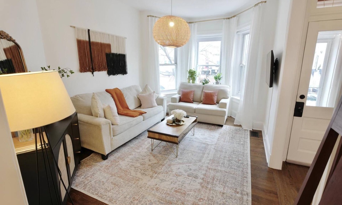 Eckington House | Blue Brick Haven in Union Market - Parking