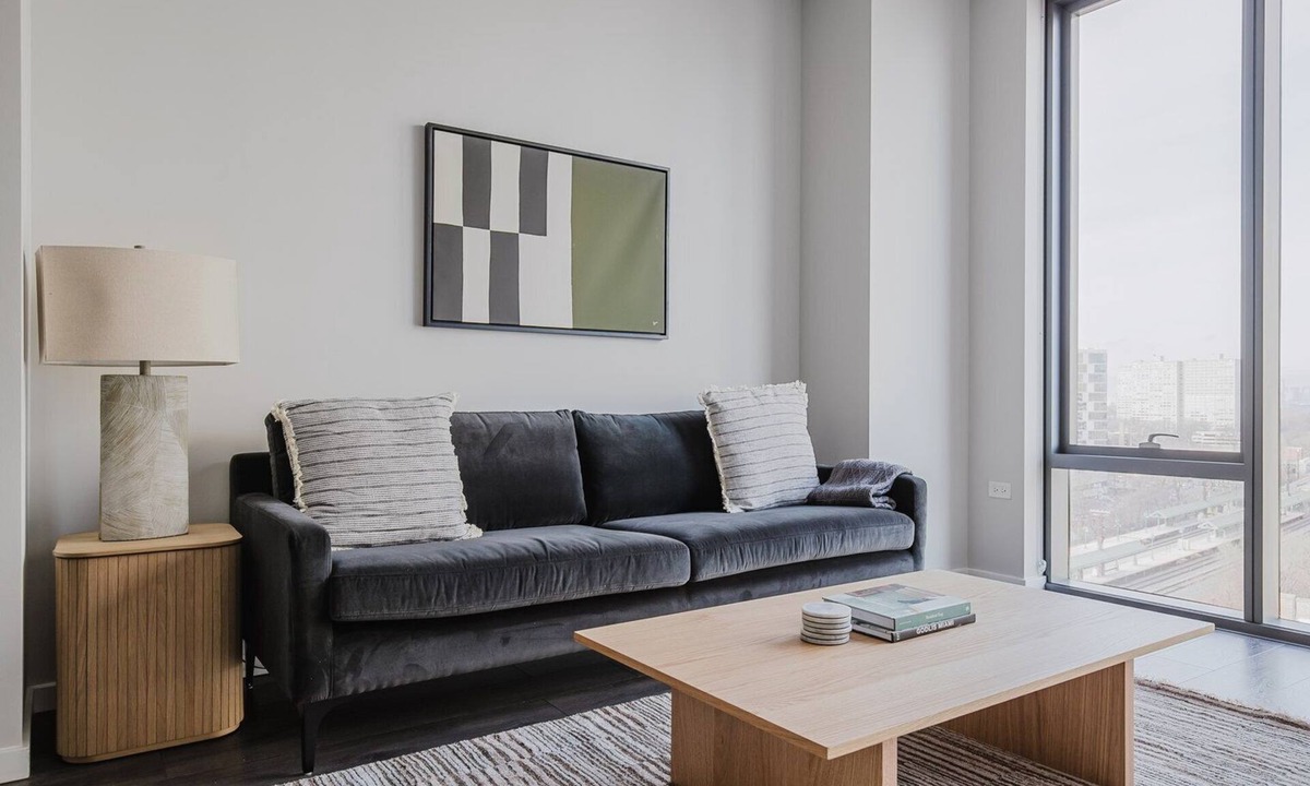 East Hyde Park Apartment | Blueground | Hyde Park, AC, w/d, nr museum