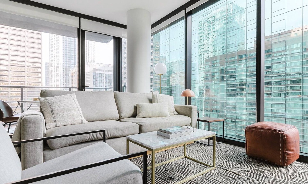 Streeterville Apartment | Blueground | River North, balcony & pool, nr Pier